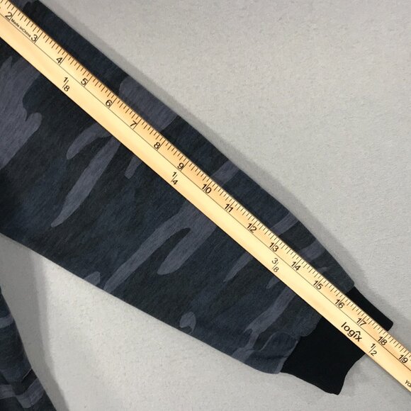 Old Navy Sweatshirt Women's Medium Gray Black Camo Pullover Crew Long Sleeve Gym - Picture 13 of 14